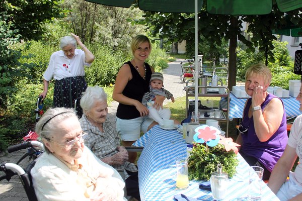 Mehrere Generationen feierten in Ensdorf Sommerfest.