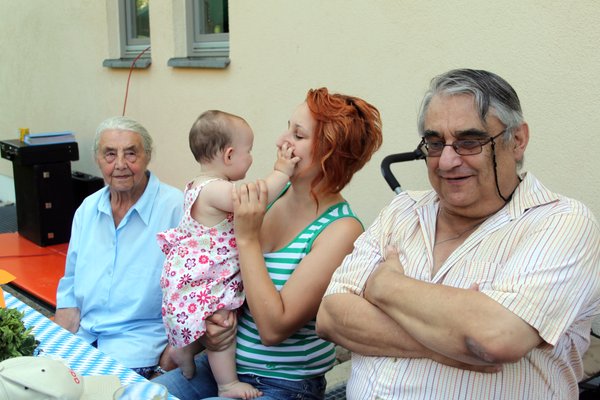 Mehrere Generationen hatten viel Spaß beim Sommerfest des BRK Seniorenheims in Ensdorf.