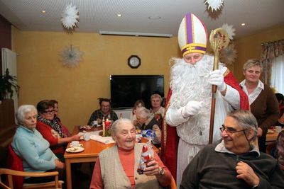 Adventsmarkt im Seniorenheim.