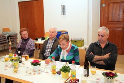 V.li. 1. Vorsitzende Renate Kastl, 2. Vorsitzender Josef Prößl, Schriftführerin Marilies Sollfrank, Beisitzer Martin Sollfrank.