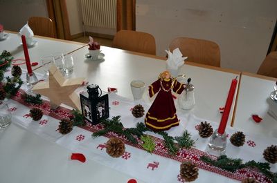 Adventlicher Tischschmuck.