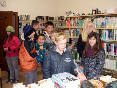 Schüler der Mittelschule besuchten regelmäßig die Pfarr- und Gemeindebücherei.