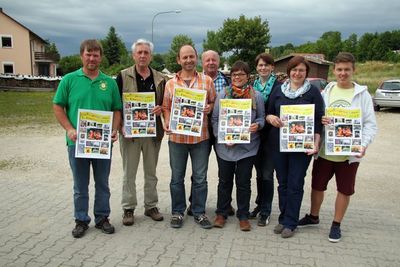 v. li.: Georg Dotzler, Martin Radlbeck, Hans Ram, Josef Reindl, Sonja Ram, Maria Trettenbach, Martha Wein und Manuel Allwang.