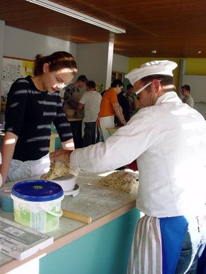 Konditoren zu Besuch an der Mittelschule.