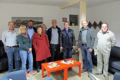 3. v. li. Waldthurns 1. Bürgermeister Hans Beimler, 5. Immobilienmaklerin Ingeborg Schart (Kümmersbruck), 6. Heimat- und Kulturvereinvorsitzender Gerhard Tschaffon, 7. Herbert Scharl (Seniorenbeauftragter der Gemeinde Ensdorf), 8. HKV-Organisator Hans R