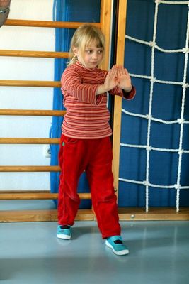 Selbstverteidigungskurs im Kindergarten.