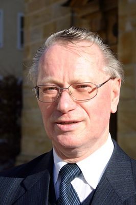 Pfarrer Pater Hermann Sturm ist 70. Pfarrer Pater Hermann Sturm ist 70.