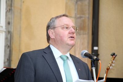 Klosterdirektor Pater Christian Liebenstein begrüßte die Gäste der Vernissage.