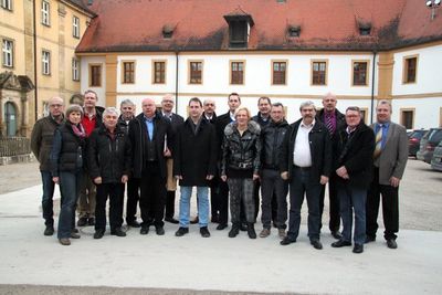 Bürgermeister Hans Pickel, Illschwang 4.v.li.; 6. v.li. Hans-Jürgen Reitzenstein, FWS/FDP Fraktionsvorsitzender im Kreistag; 4.v.re. FDP-Kreisvorsitzender Reinhard Ott aus Ensdorf; 3.v.re. ZEN-Geschäftsführer Gerhard Kopf; ganz rechts Ensdorfs Bürger