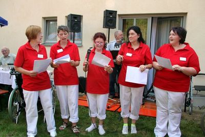 Überraschung mit dem abgewandelten Lied „Ein Vogel wollte Hochzeit machen …“.
