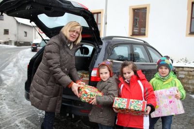 111 Päckchen für die Aktion „POMOC“.