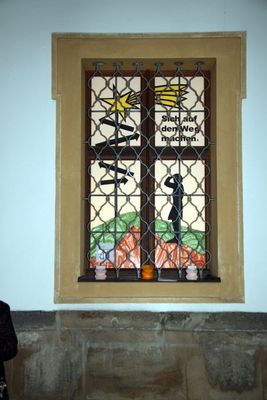Das zweite Fenster „Leuchtender Advent“ öffnete der Katholische Frauenbund zum Thema „Sich auf den Weg machen“