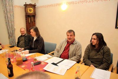 Organisationsleiter Werner Scharl (Mitte), re. Seine Stellvertreterin Karin Franz, li. Schriftführerin Annemarie Dollacker.