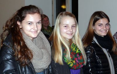 Lea, Lena und Sophia führten durch den Gottesdienst.