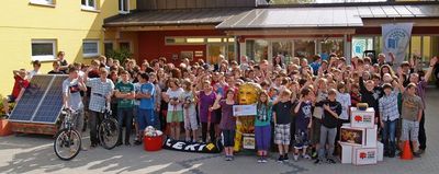 Über den 1. Preis jubelten Schüler und Lehrer.
