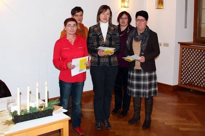 Von links: Neumitglied Christl Knorr, Führungsausschussmitglied Birgit Fröhlich, Neumitglied Annemarie Dollacker, Führungsausschussmitglied Martha Wein und Neumitglied Monika Seebauer.