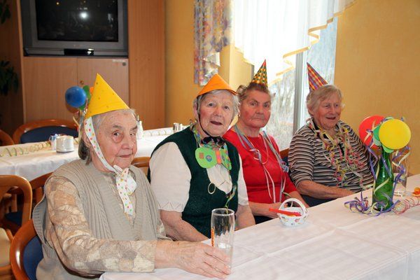 Ensdorf.de - Hausfasching im Seniorenheim