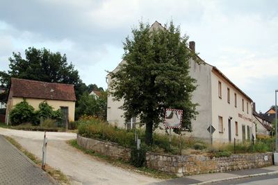 Ob das Lobenhoferhaus für den Neubau einer Kinderkrippe letztlich abgerissen wird, steht noch nicht endgültig fest.