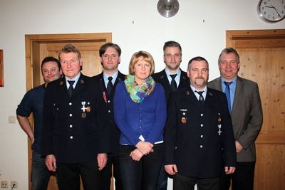 V. li.: Der neue zusätzliche Beisitzer Stefan Söllner, Vorsitzender Joachim Hantke, der neue 2. Vorsitzende Christian Richthammer, die neue Beisitzerin Hannelore Müller, der neue Kassier Manfred Richthammer, zusätzlicher Beisitzer Jürgen Hofmeister u