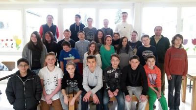 Ehrenamtliche Schulbuslotsen sorgen für mehr Sicherheit auf dem Schulweg.