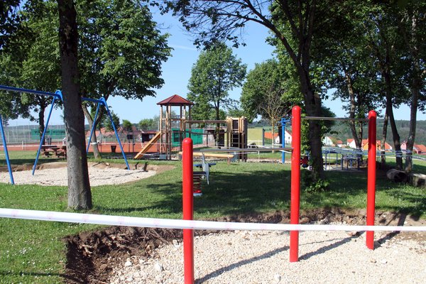 Neu gestalteter Kinderspielplatz beim DJK Sportgelände.