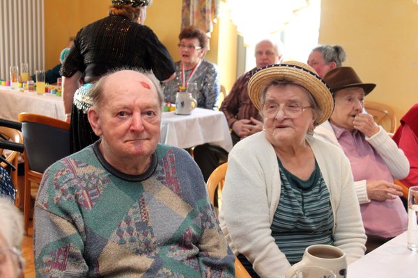 Hausfasching im Seniorenheim.