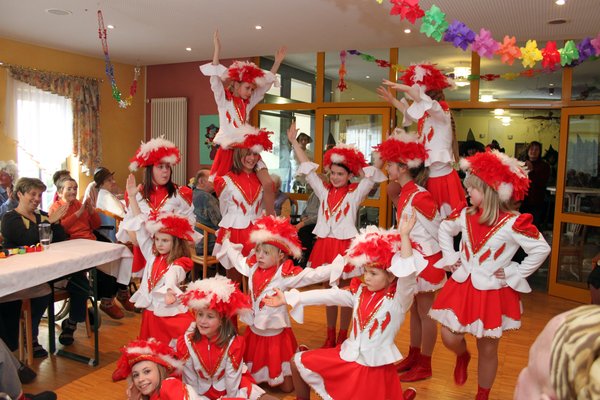 Hausfasching im Seniorenheim.