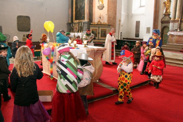 Kindergottesdienst zu Fasching.