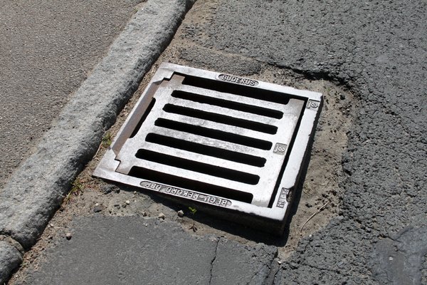 Massive Straßenschäden wie hier in der Hauptstraße in Ensdorf werden noch heuer behoben.