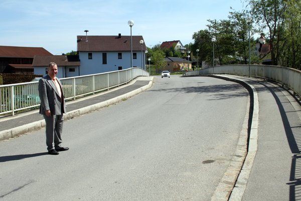 Neben der Elsenbachbrücke steht dieses Jahr auch die Sanierung der Brücke in Wolfsbach an.