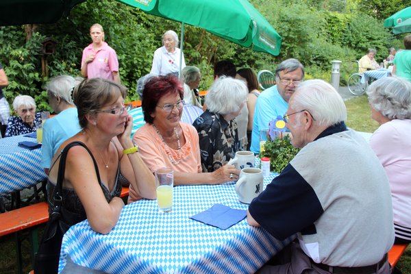 Mehrere Generationen hatten viel Spaß beim Sommerfest des BRK Seniorenheims in Ensdorf.