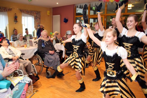 Die Jugendgarde des Faschingskomitees Schmidmühlen begeisterte mit ihrem Showtanz „Fluch der Karibik“.