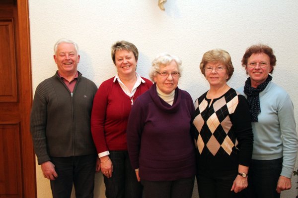 Josef Prößl, Rita Wittmann, Erika Smola und Doris Scharl legten ihre Ämter nieder. Rechts Vorsitzende Renate Kastl.