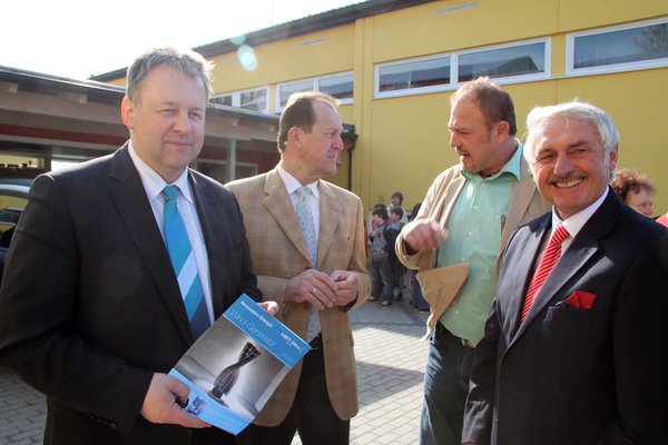 Landrat, Gaßner, ZEN-Geschäftsführer Gerhard Kopf, Leitender Regierungsschuldirektor Richard Glombitza.