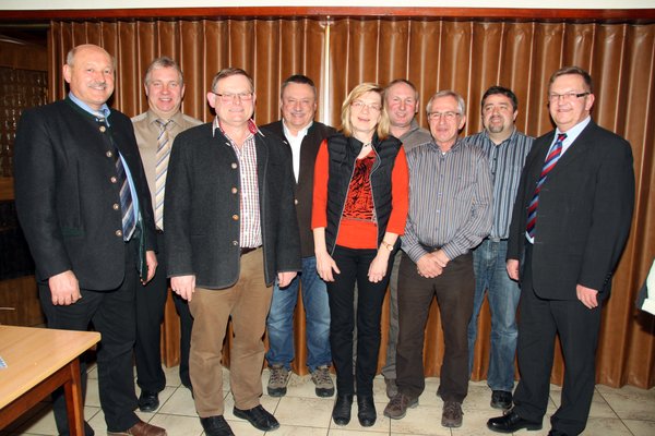 Die neue Vorstandschaft des CSU-Ortsverbandes Ensdorf. V. li. Vorsitzender Johann Bösl, stellvertretender Vorsitzender Bürgermeister Markus Dollacker, Schatzmeister Franz Metschl, Beisitzer Wolfram Seebauer, Schriftführerin Maria Leikam, Beisitzer Aloi