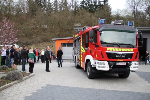Großes Interesse fand die Präsentation eines HLF20 Feuerwehrfahrzeuges der Firma Schlingmann GmbH & Co. KG
